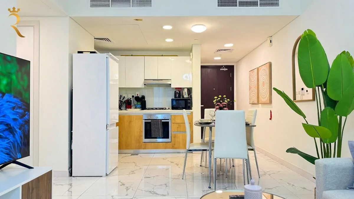 아파트 Serene Al Raha 2Br Poolside Comfort And Gym Access 아부다비