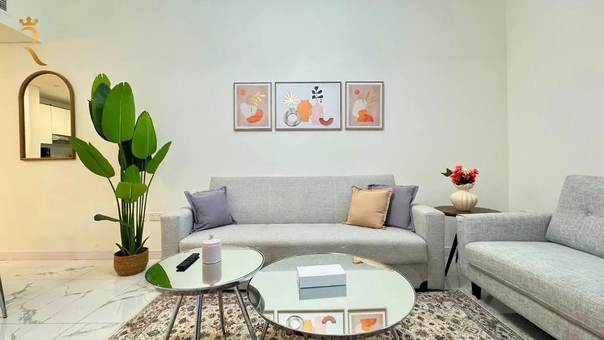 Serene Al Raha 2Br Poolside Comfort And Gym Access 아부다비