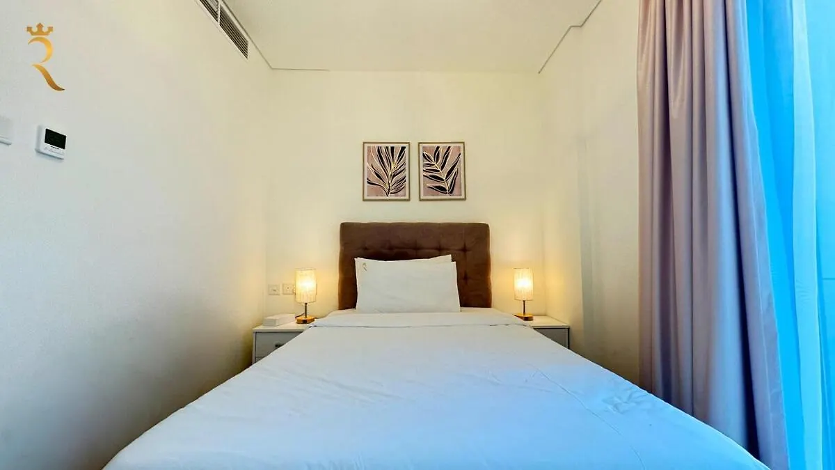 Serene Al Raha 2Br Poolside Comfort And Gym Access 아부다비