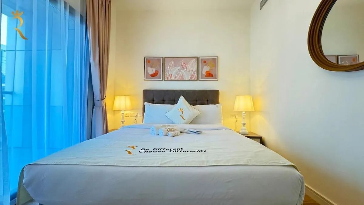 아파트 Serene Al Raha 2Br Poolside Comfort And Gym Access 아부다비